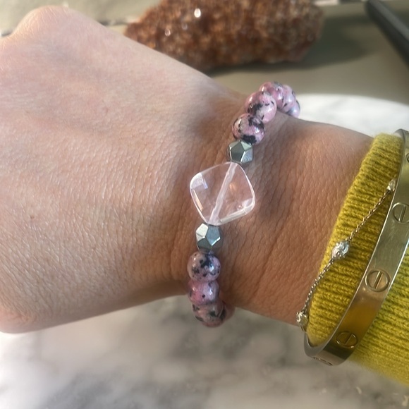 Rhodonite & rose quartz crystal with silver hematite bracelet - Picture 4 of 5